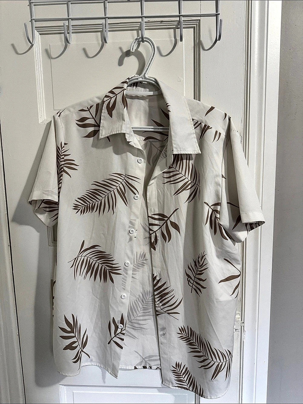 Leaf Print Button Down Shirt Size Small Like New